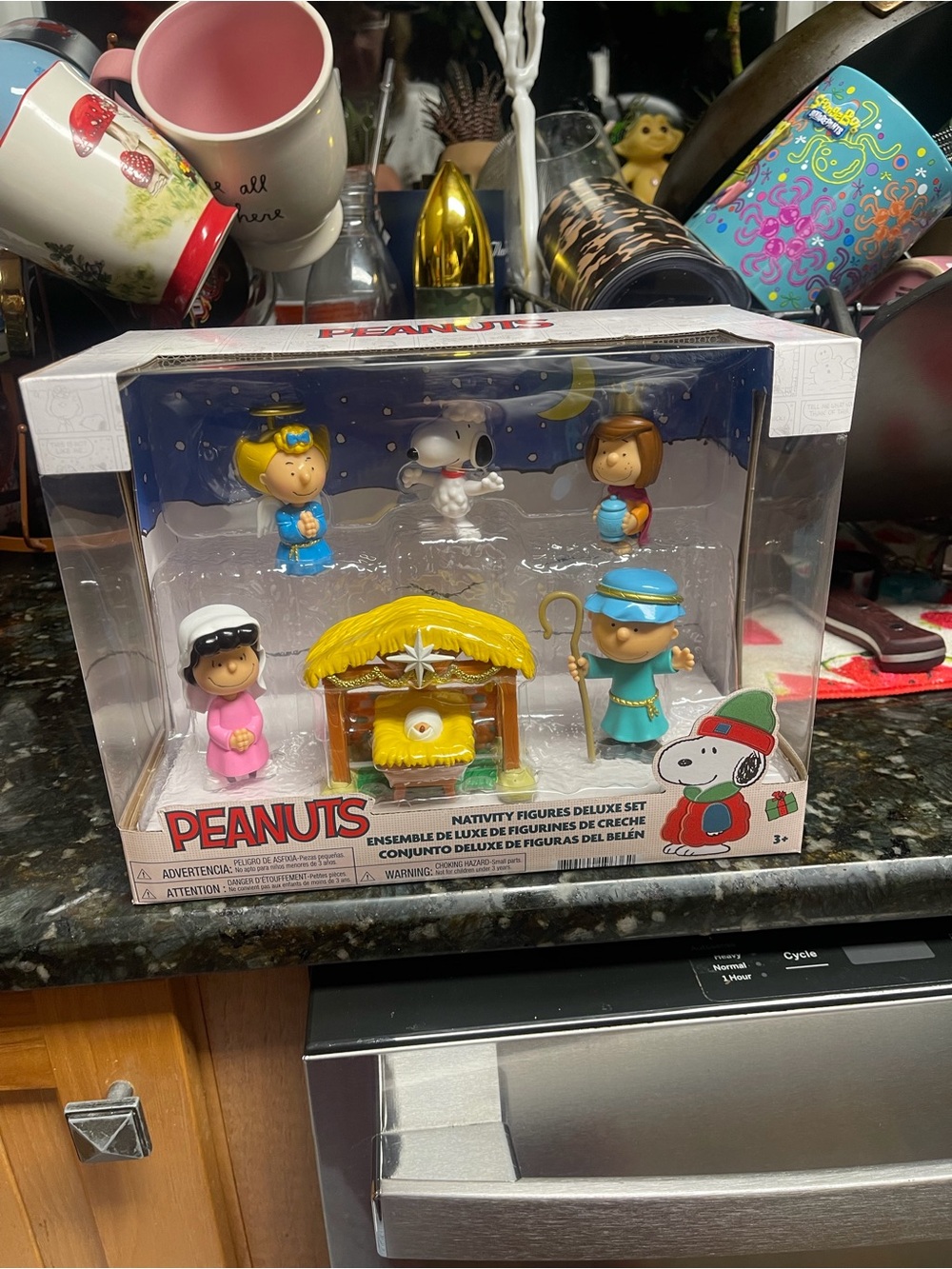 Peanuts Nativity Figures Deluxe Set - Blue, Yellow, Pink, White